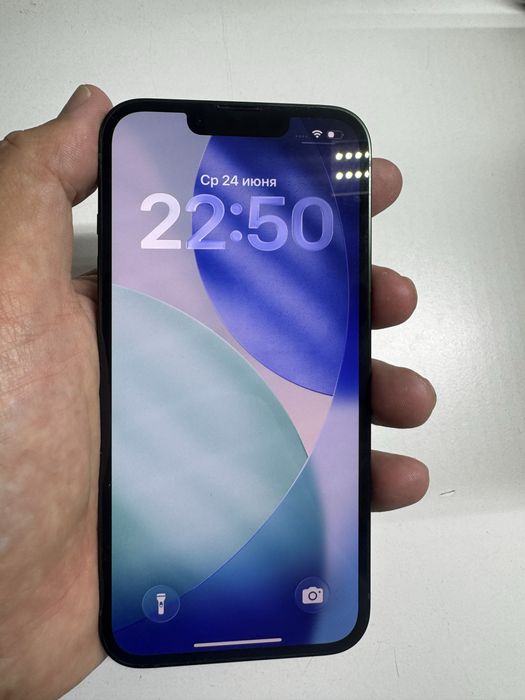 Продаю Iphone 13