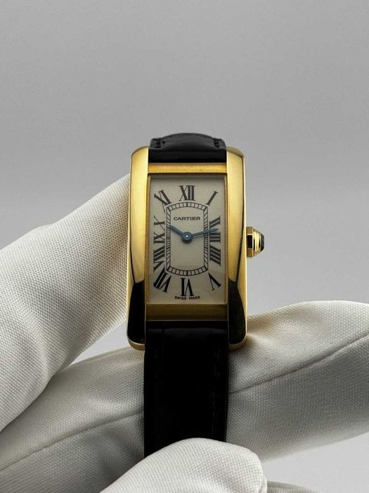 Наручные часы Cartier Tank Americaine