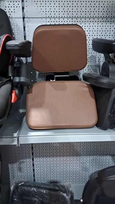Scaun pasager tractor john deere cu șezut moale pret 1150 lei se poate