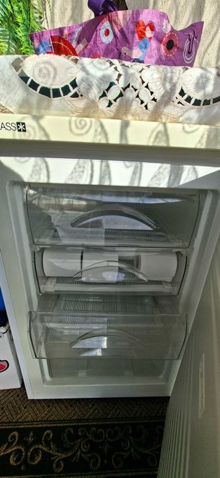 Vand combina frigorifica INDESIT