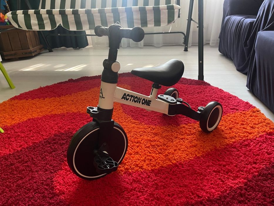 Bicicleta multifuncțională 4 in 1 cu pedale noua