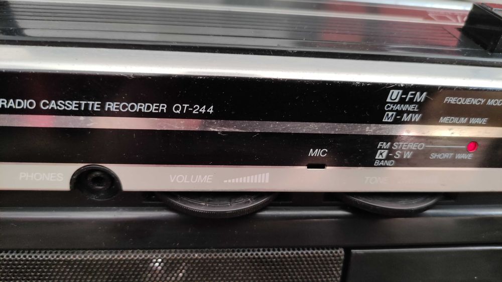 Radiocasetofon Philips, Sharp