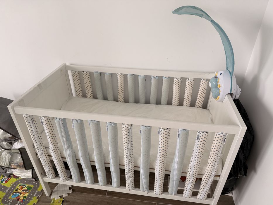 Pat bebe IKEA.  cadou saltea si protectii & Jucarie