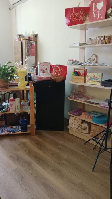 Холодильник маленький черный