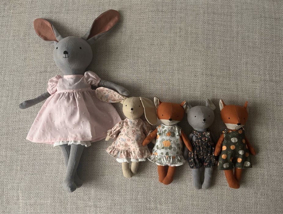 Игрушки ручной работы с одеждой