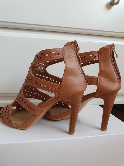 Sandale Maro, cu toc