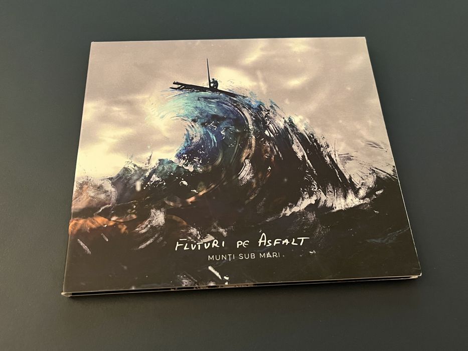 CD Fluturi pe asfalt - Munti sub mari