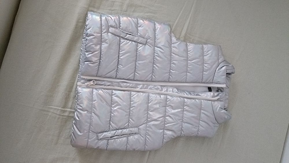 Veste fetiță 6 ani - toate 90 ron