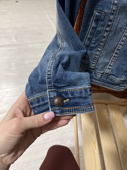 Джинсовая куртка в отличном состоянии