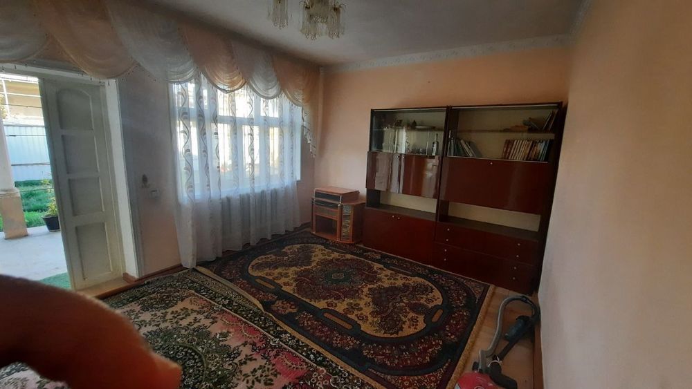 Srochna uchastka sotiladi