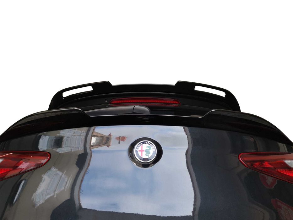 Eleron Lunetă Alfa Romeo Stelvio - Negru Lucios