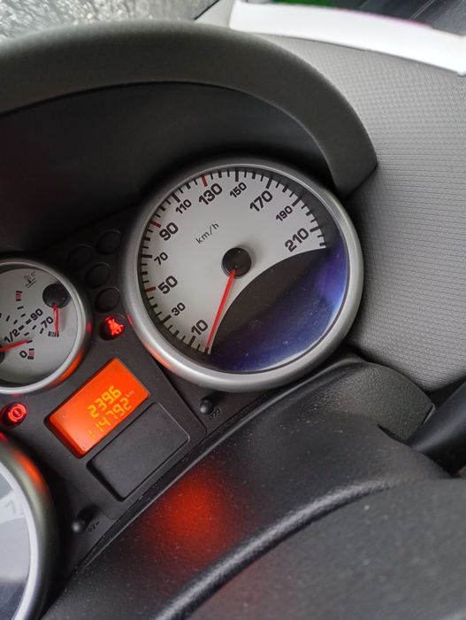 Peugeot 207 benzină