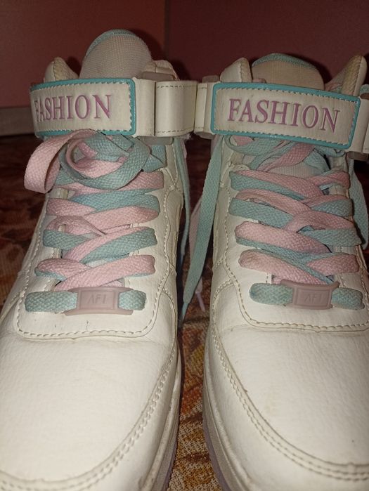 кроссовки 39 размер