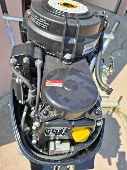 Надуваема лодка с извънбордов двигател