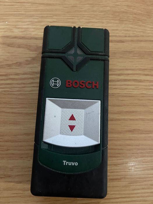 Vând dectector digital BOSCH
