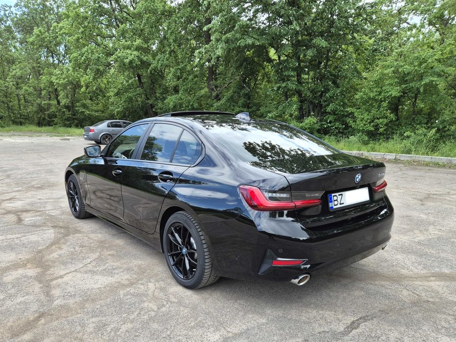 BMW SERIA 330e  2.0L Benzina  292 cp  TVA deductibil