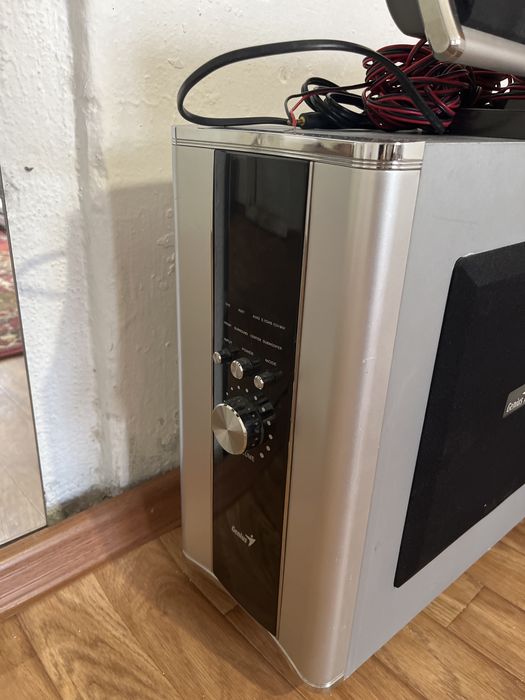 Колонки и буфер для домашнего кинотеатра