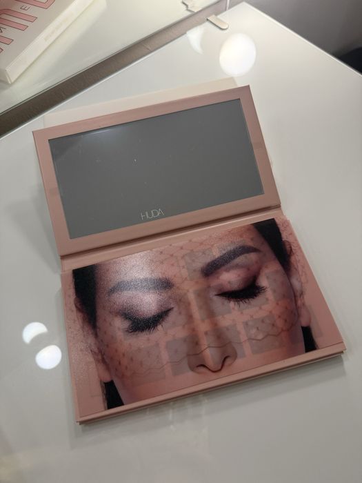 Huda Beauty Too Faced палитри сенки