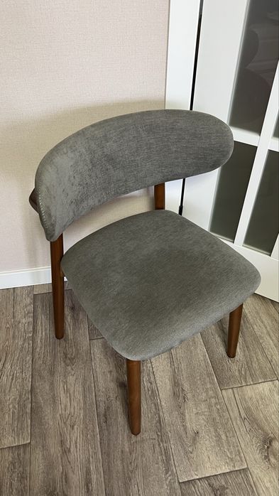 Продам стулья 2 шт