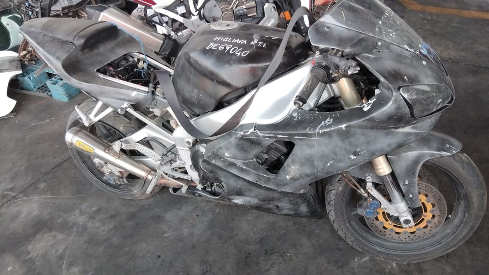 Мотоциклет Ямаха Р1(Yamaha R1-1998-00g,2001-03 injection)-на части