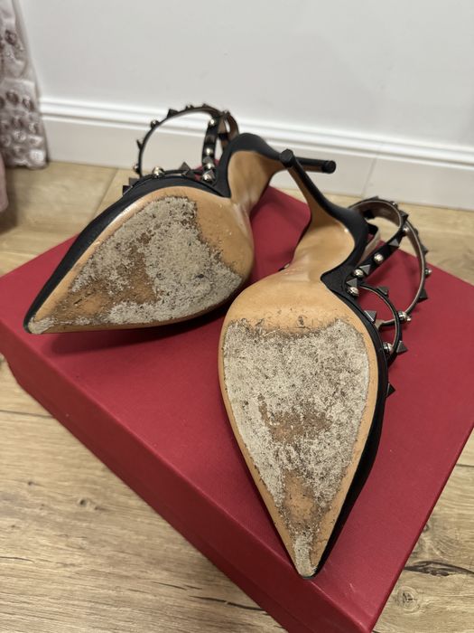 Valentino Garavani Rockstud marimea 40