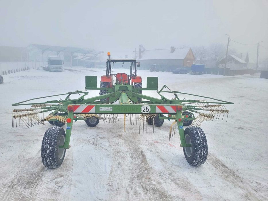 Greblă de adunat fan dublu Krone