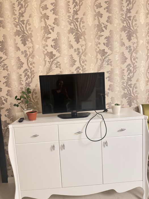 Телевизор LG диагональ 85 см