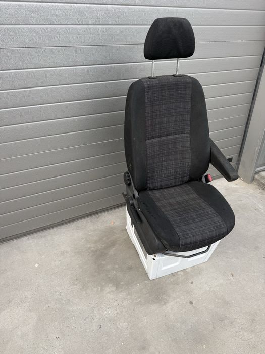 Пасажерска седалка спеинтер 906