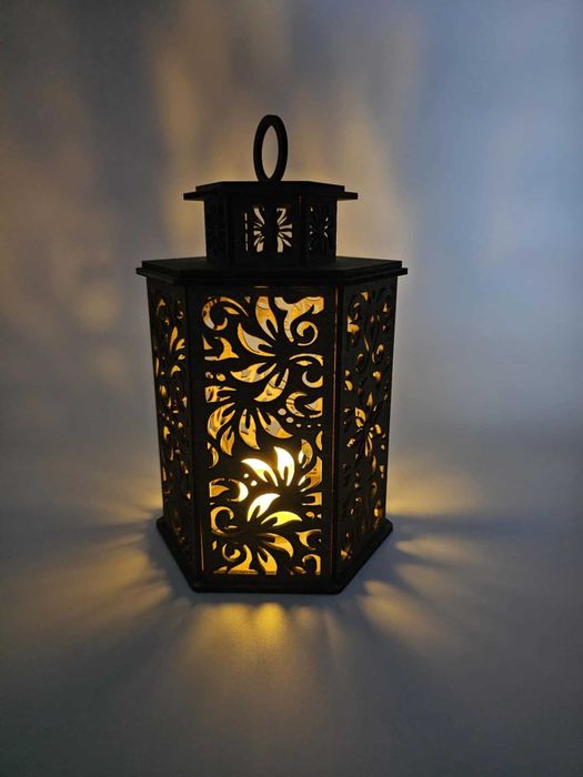 Lampă decorativă din lemn,Model floral Elena , tăiată laser