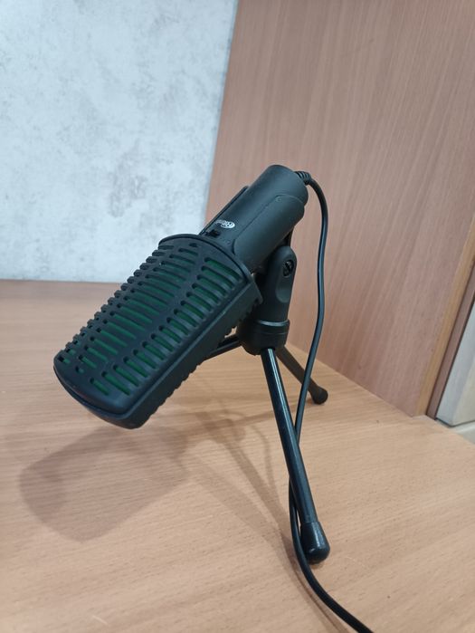 Микрофон Ritmix.