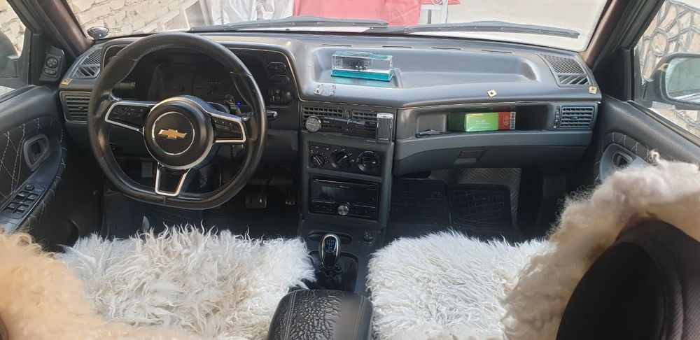 Продаётся Автомобиль нексия металического цвета