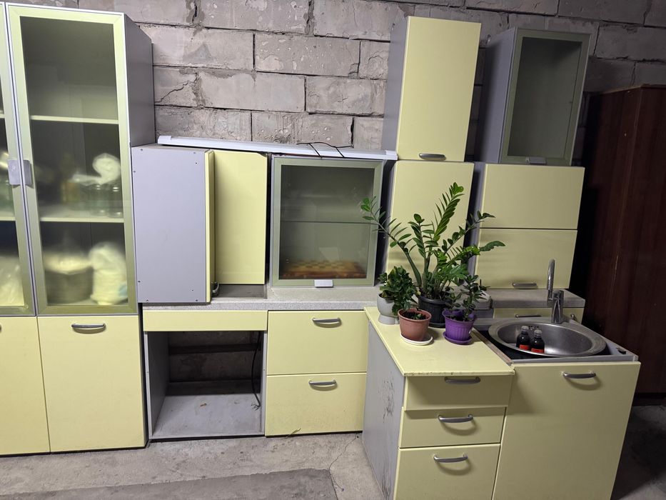Продается срочно кухонный гарнитур