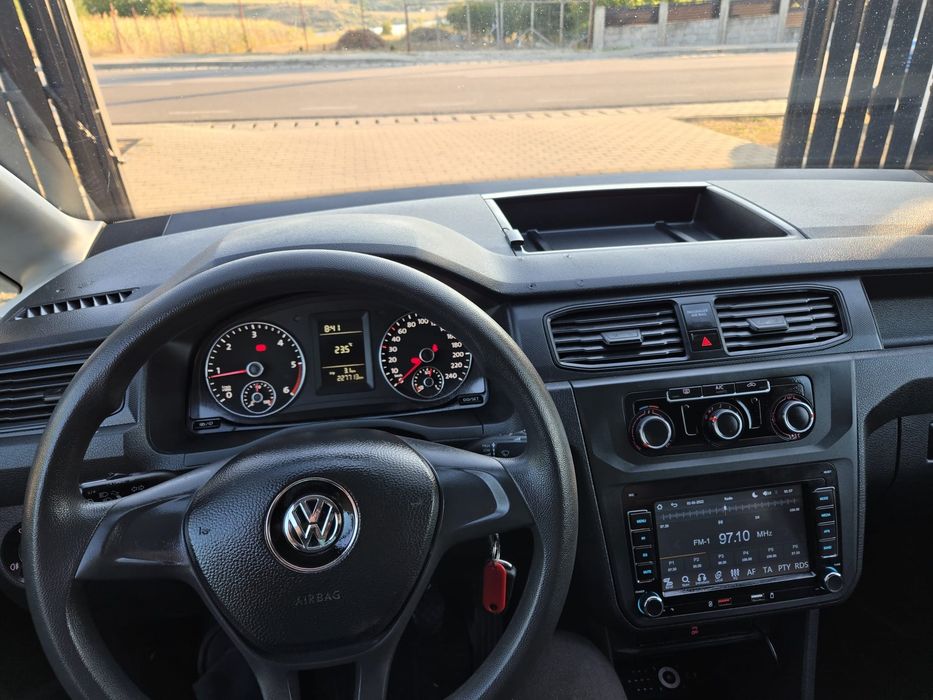 Vw  Caddy an 2018 frigorific  frig priza 220  v