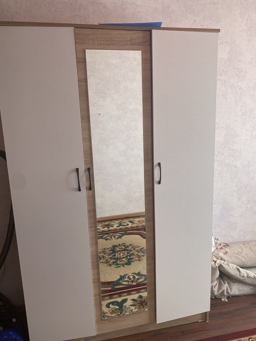 Продам новый распашной шкаф