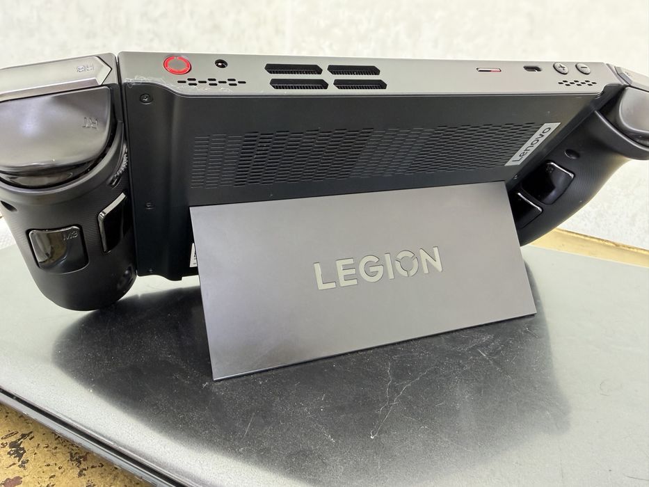 Lenovo Legion Go 16/512GB портативка мини компютер ДДР5 Ryzen z1 extre