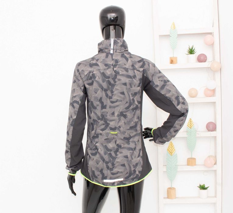 Nike оригинално дамско яке с качулка ветровка принт сиви пера бягане S