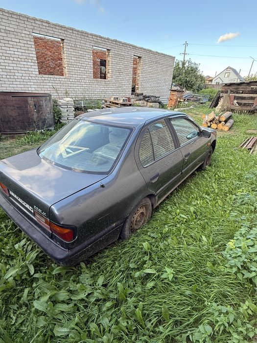 Nissan Primera P10