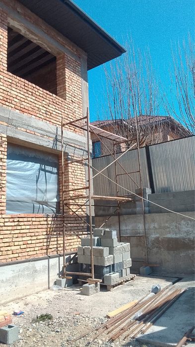 Алмалы Медеу бойынша леса жеткізу / леса роликпен