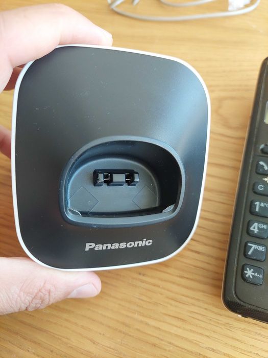 Телефон Panasonic KX-TG1611FX с безжична слушалка