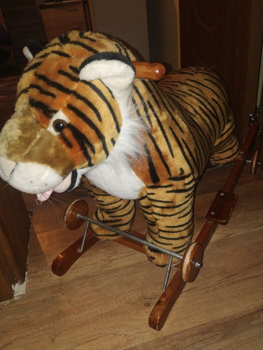 Продавам конче люлка и и тигър