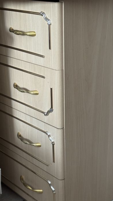 Продам спальный гарнитур