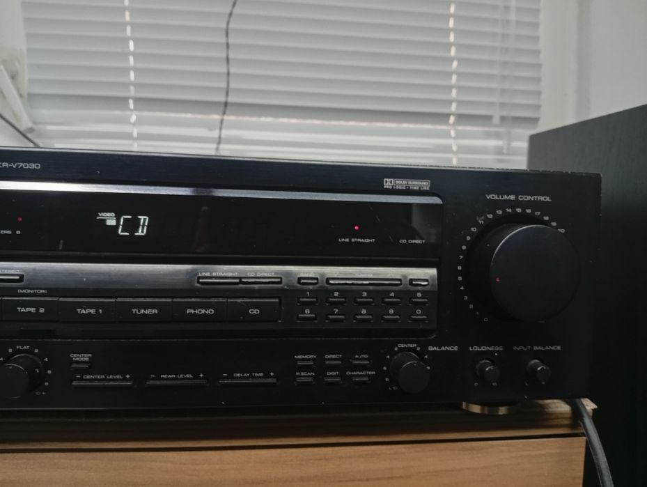 Ресивър Kenwood kr-v 7030