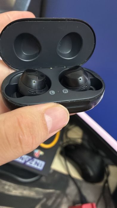 Galaxy buds  продам