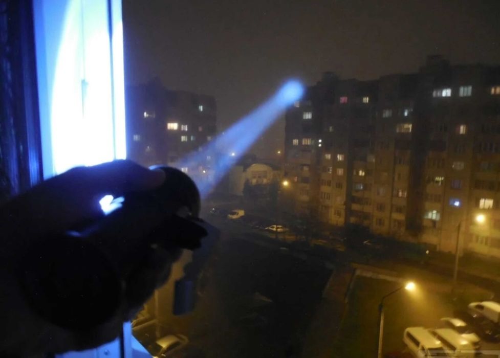 Мощный фонарь для охотников и рыбаков