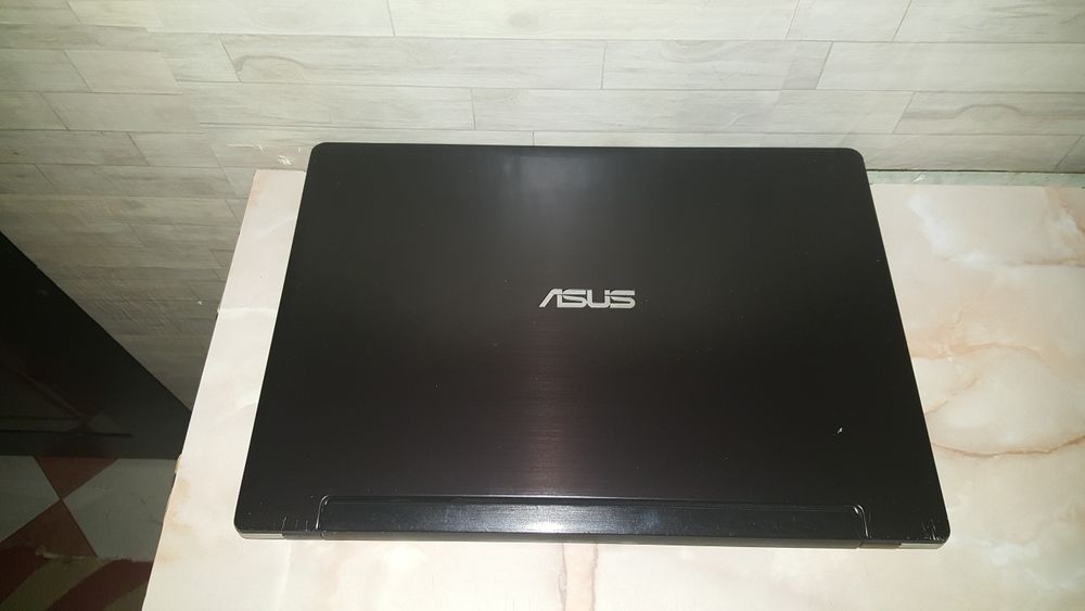 vând/schimb laptop Asus