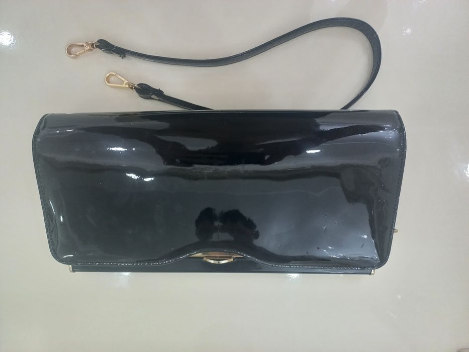 Продам клатчи в хорошем состоянии.