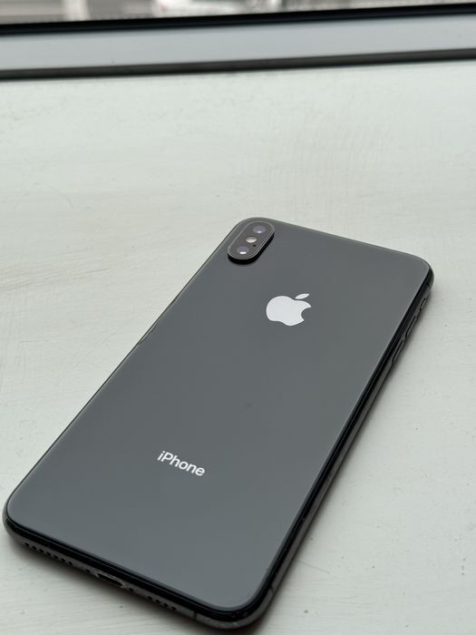 Продается iphone xs max первые руки.