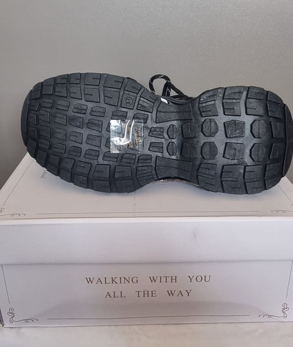 Черен стилен дамски модел маратонка