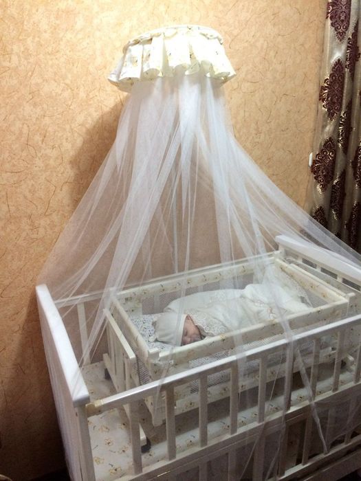 Detskiy kalyaskalar va kravatchalar bor