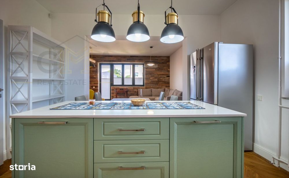 Apartament central, 4 camere, 100 mp, langa UMF